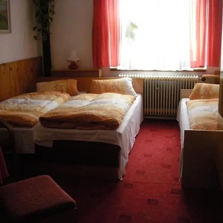 Nevcehle 3* Urbanov