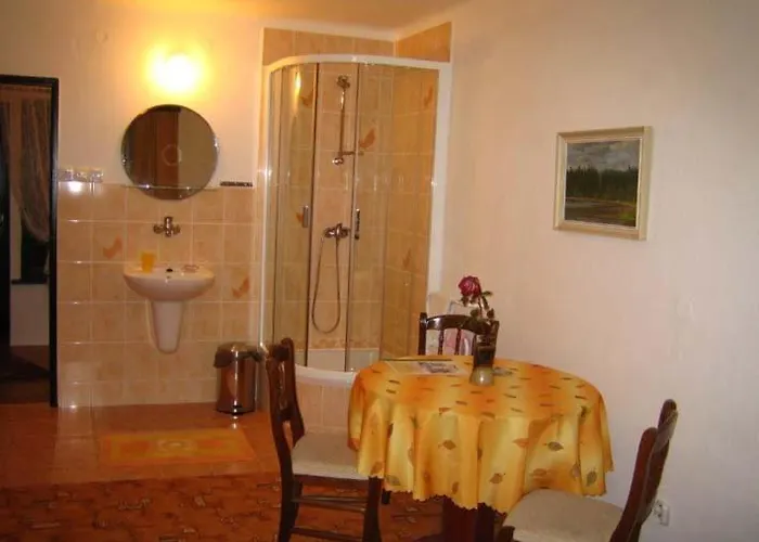 Konukevi Nevcehle 3*