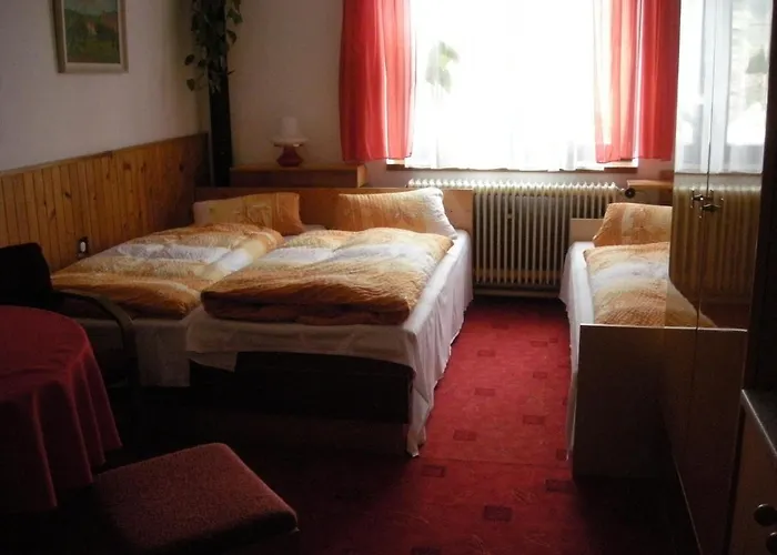 Nevcehle 3* Urbanov